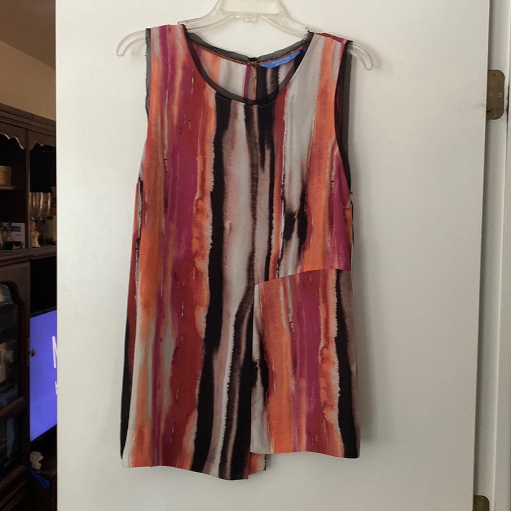 Simply vera vera Wang sleeveless top. New with tags. Size large.